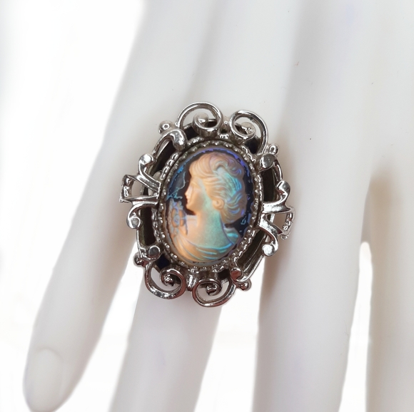 Whiting & Davis Jewelry - Vtg Whiting & Davis 1950s Iridescent Cameo Ring